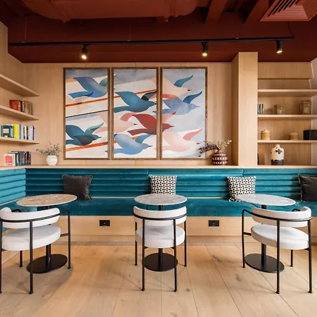 Charles Hope 公寓 *