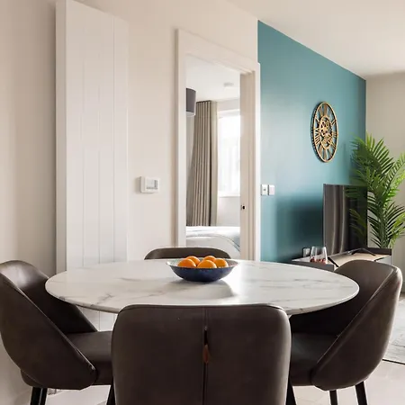 Charles Hope Leeds Apartment *