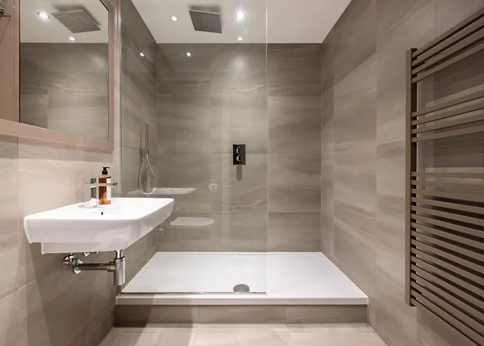 Charles Hope Apartment