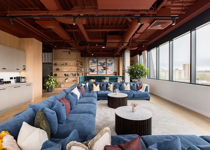 Charles Hope Apartment *